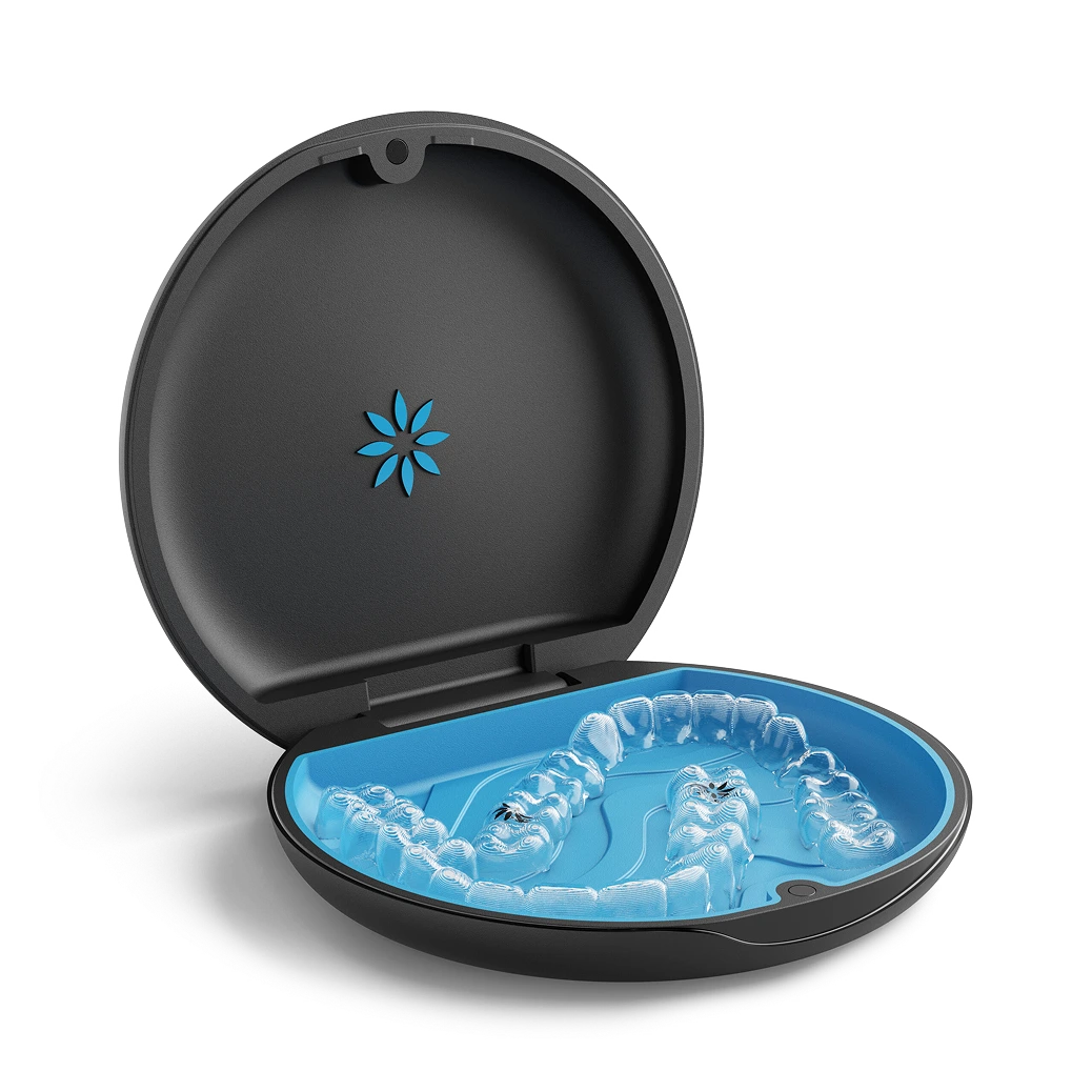 Invisalign aligner case